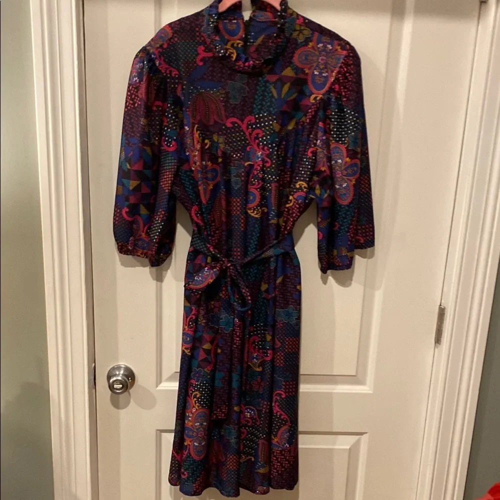Vintage Patterned Dress - Picture 5 of 5
